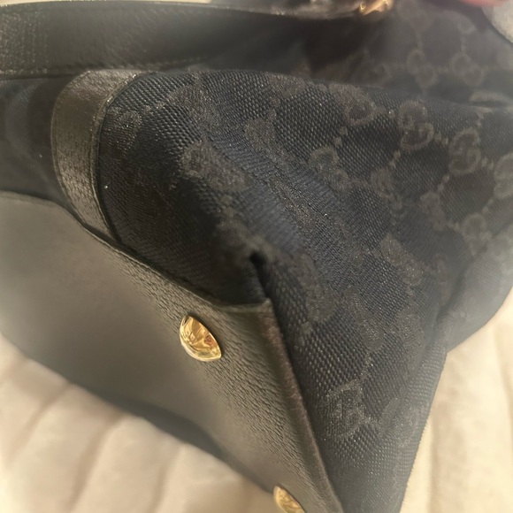Authentic Gucci handbag - Picture 13 of 14